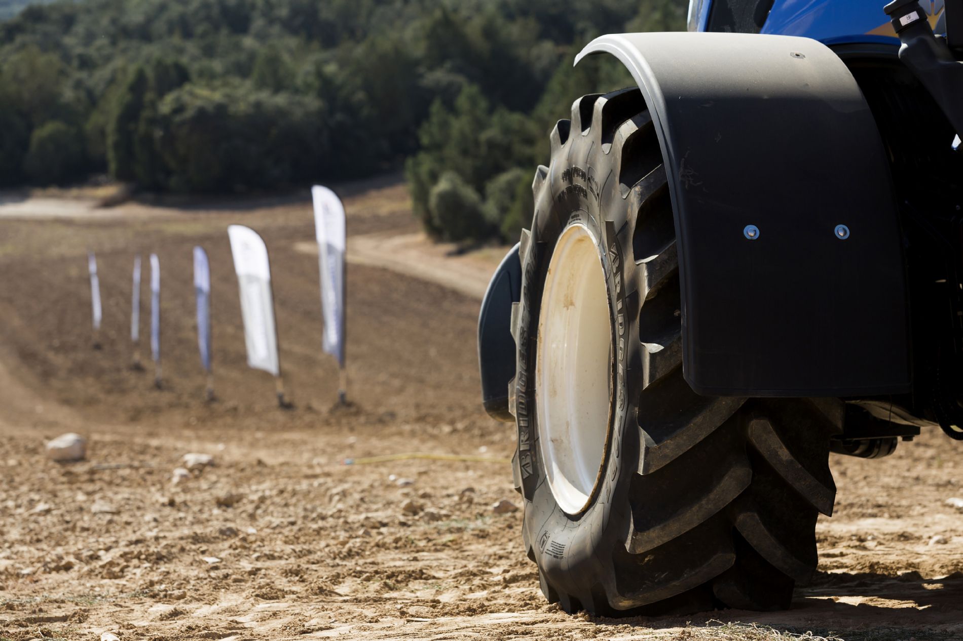 Bridgestone Presenta VX-TRACTOR, Su Nuevo Neumático Agrícola Premium